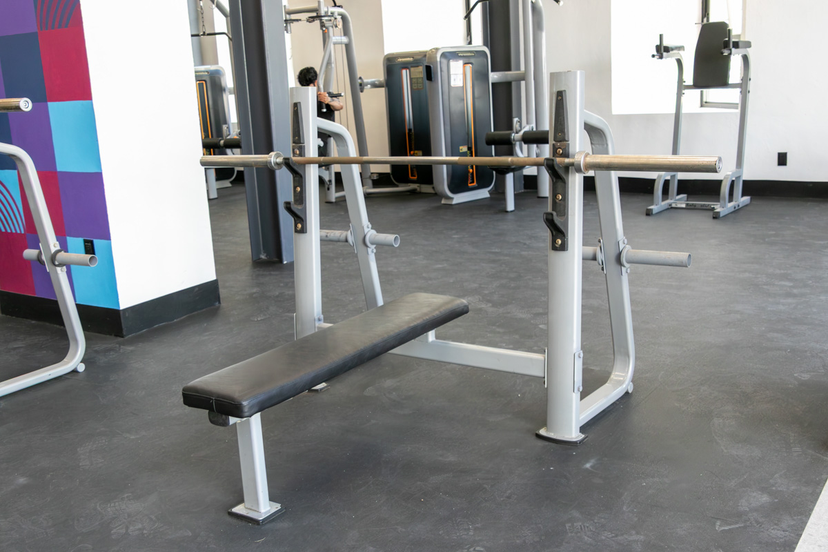 Inauguración Gimnasio UNE 2025