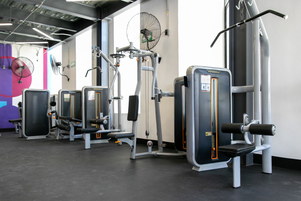 Inauguración Gimnasio UNE 2025